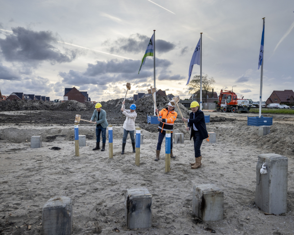 De Kreken Poeldijk eerste paal